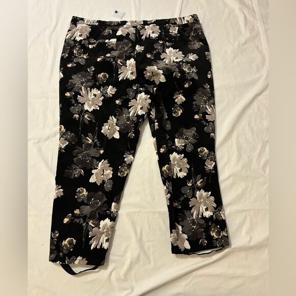 NWOT Isaac Mizrahi Live! Floral Velvet Stirrup Pants Black Size 26W petite - Picture 2 of 12